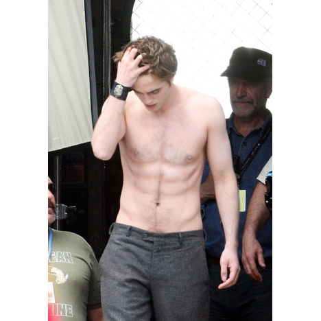 shirtless-rob2
