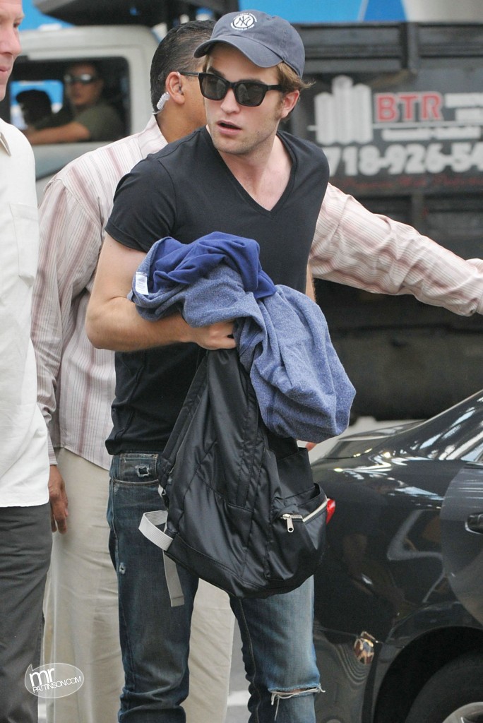 black-tshirt