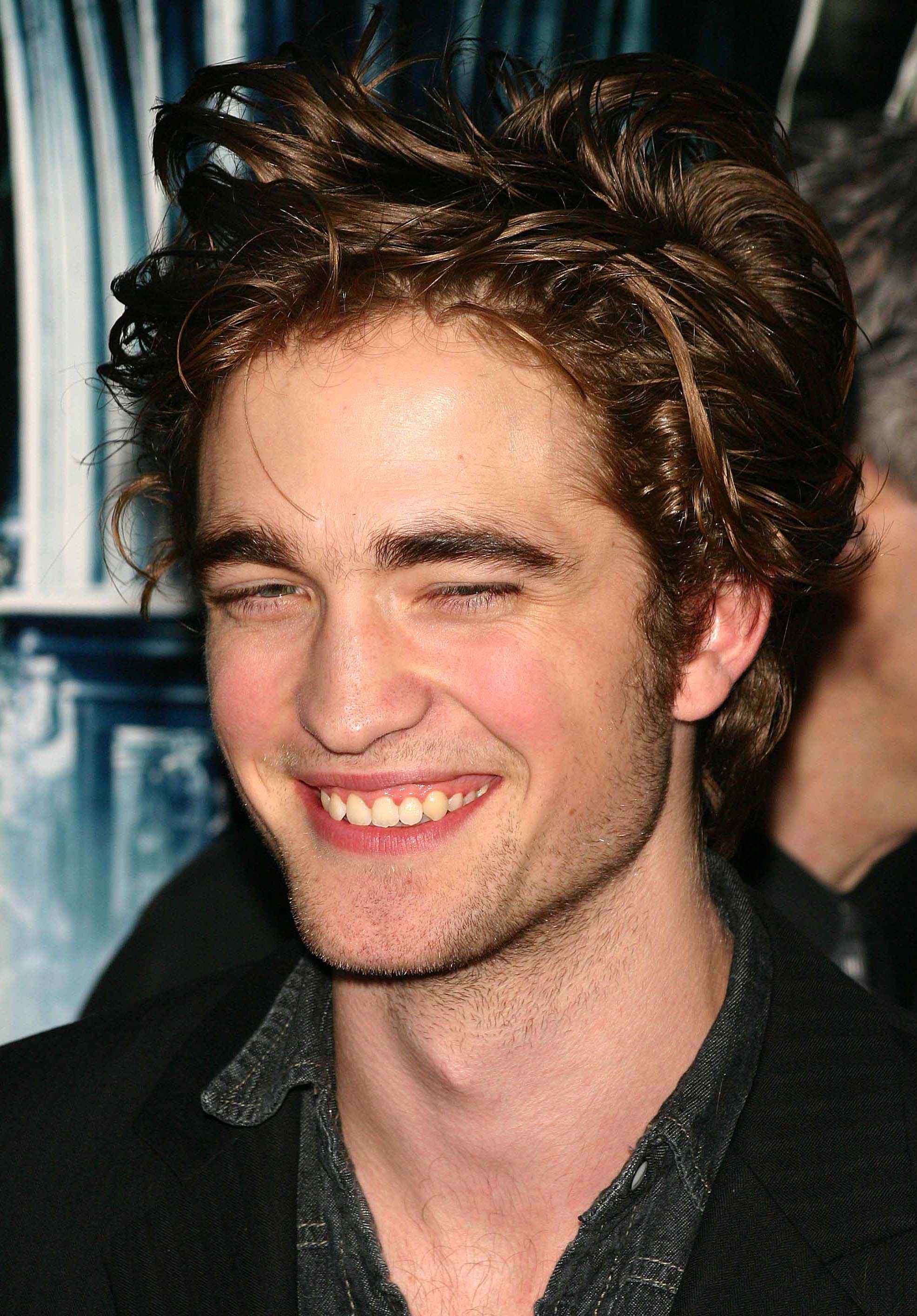 Robert Pattinson Hairstyles of the Young at Heart | world of fashion