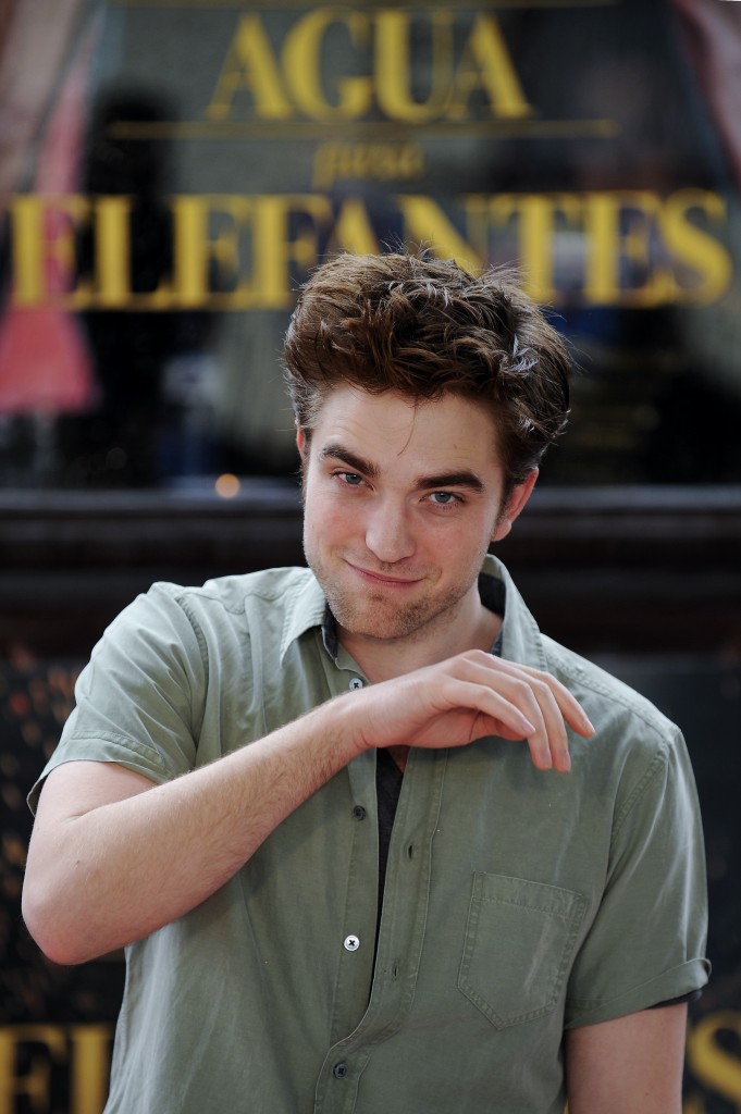 Robert Pattinson and Reese Witherspoon attend 'Water for Elephants' Photocall