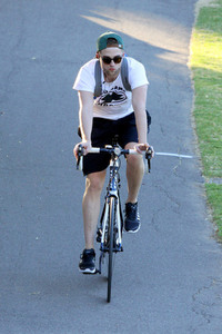 Robert Pattinson_The Trek Bicycle_The Advertiser