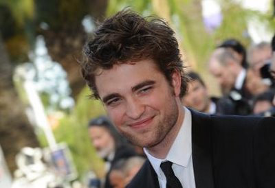 rob-on-red-carpet-ib-premiere16 rob-on-red-carpet-ib-premiere16