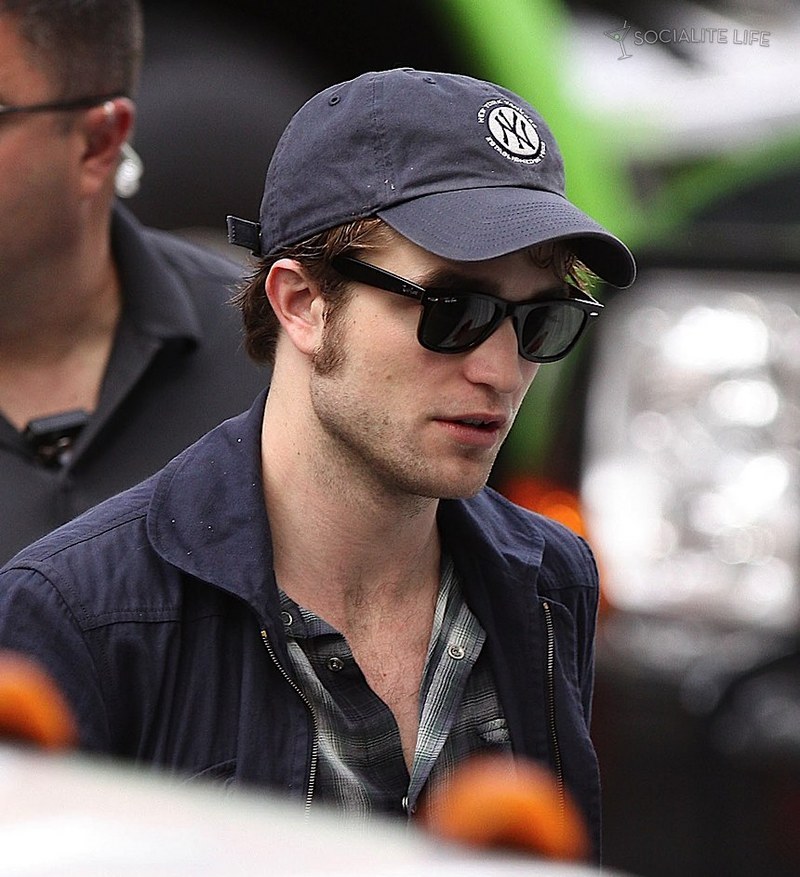 gallery_enlarged-robert-pattinson-r gallery_enlarged-robert-pattinson-r