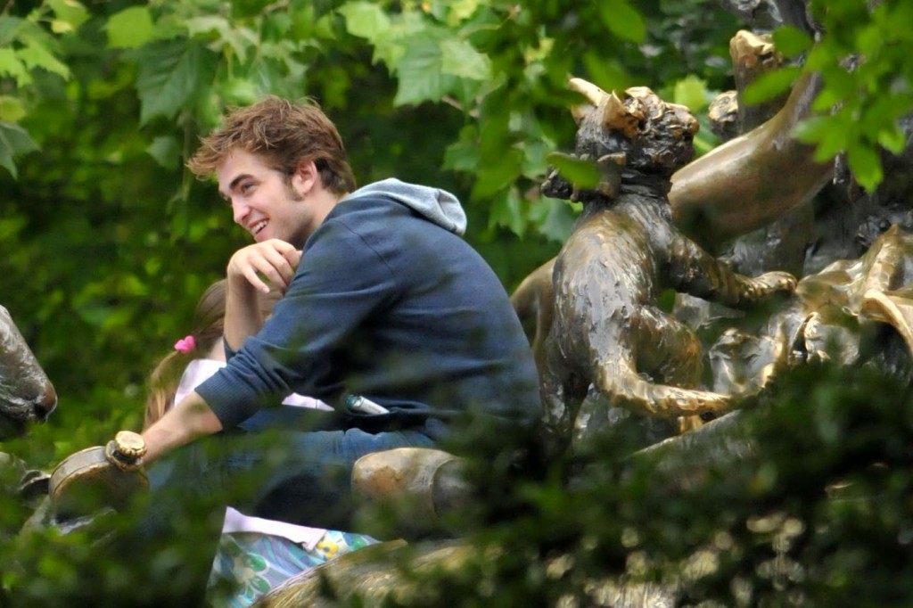 32048PCN_Pattinson 32048PCN_Pattinson