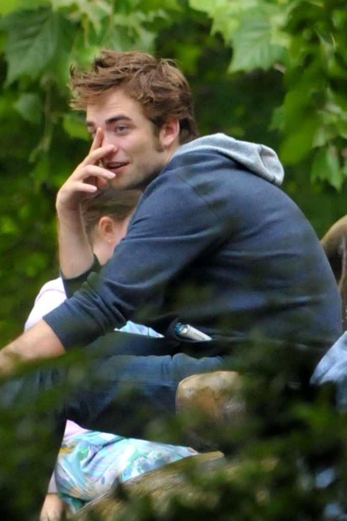 32048PCN_Pattinson 32048PCN_Pattinson