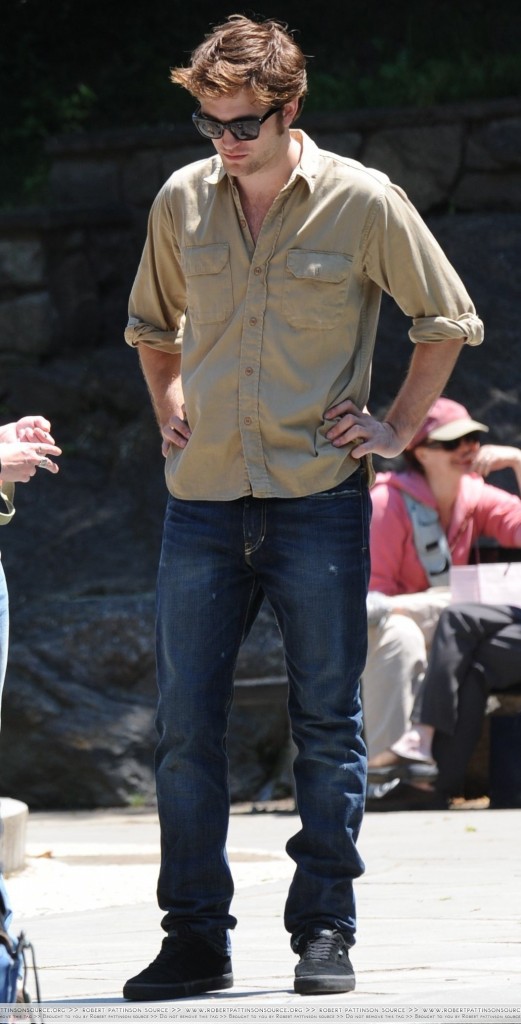 Robert Pattinson, Emilie de Ravin