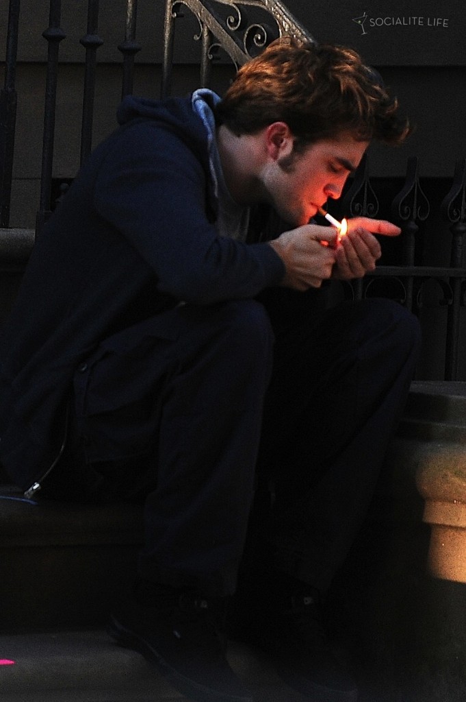 rob-smoking-14-jul