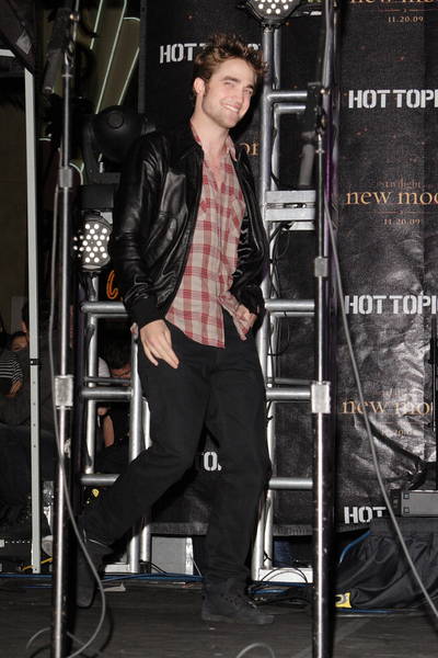 Hot Topic 64 Hot Topic 64