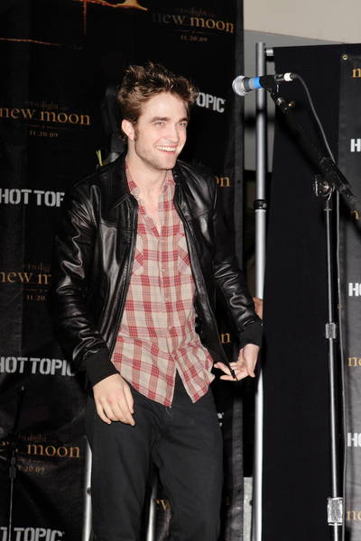 Hot Topic 65 Hot Topic 65