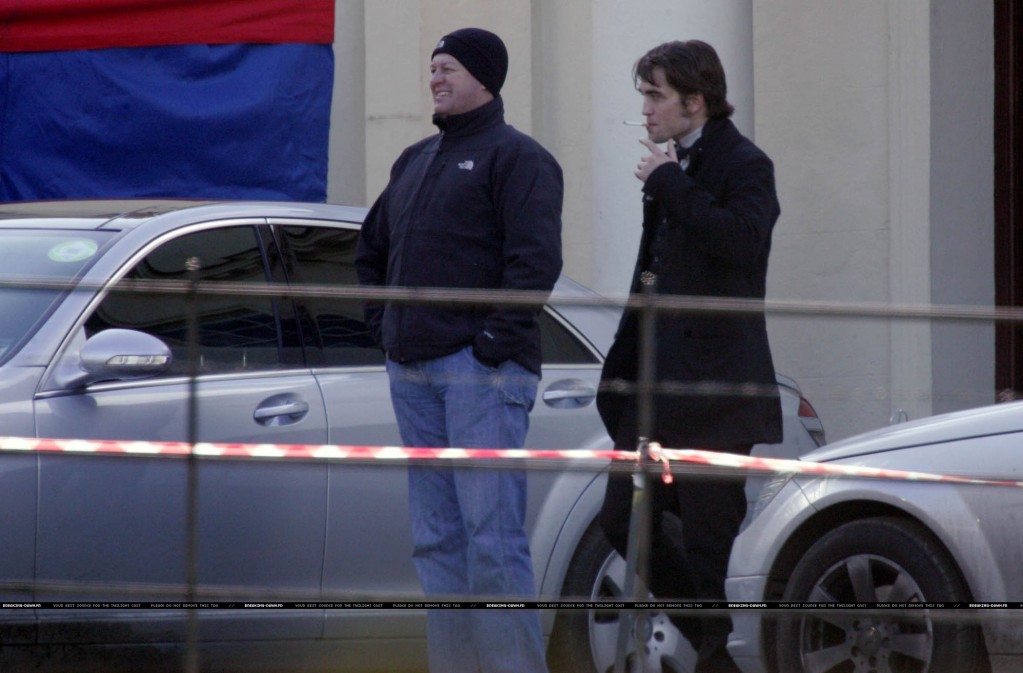 rob-as-georges-on-set