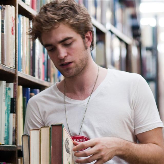 tyler-in-bookstore tyler-in-bookstore