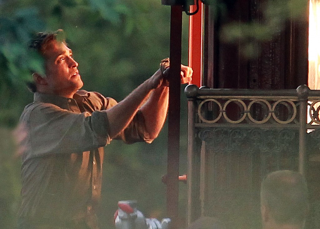Rob on set 8