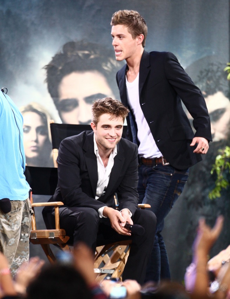 rob-on-jimmy-kimmel-6 rob-on-jimmy-kimmel-6