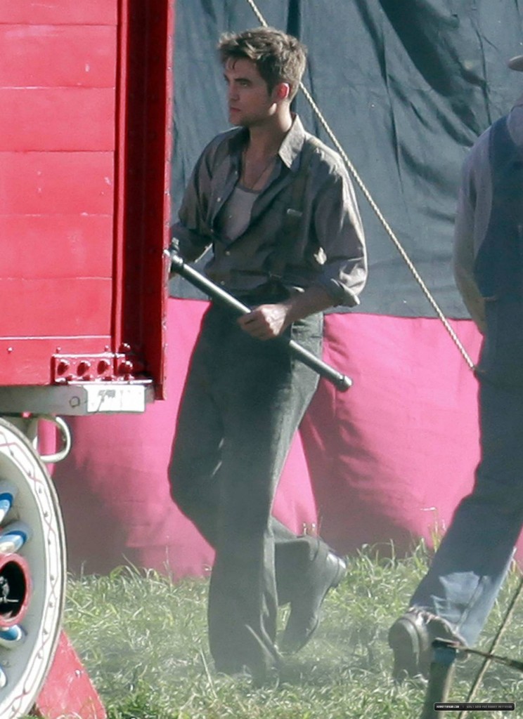 rob-on-set-3