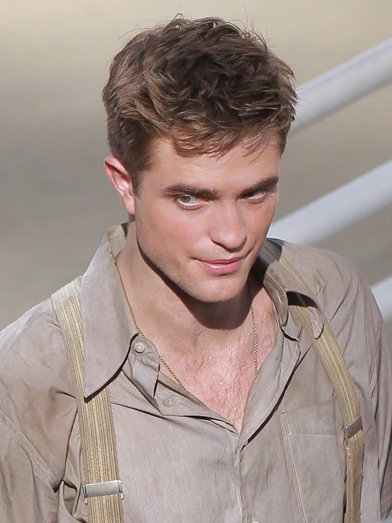 Rob on WFE set 23-rob-wfe-on-set-90