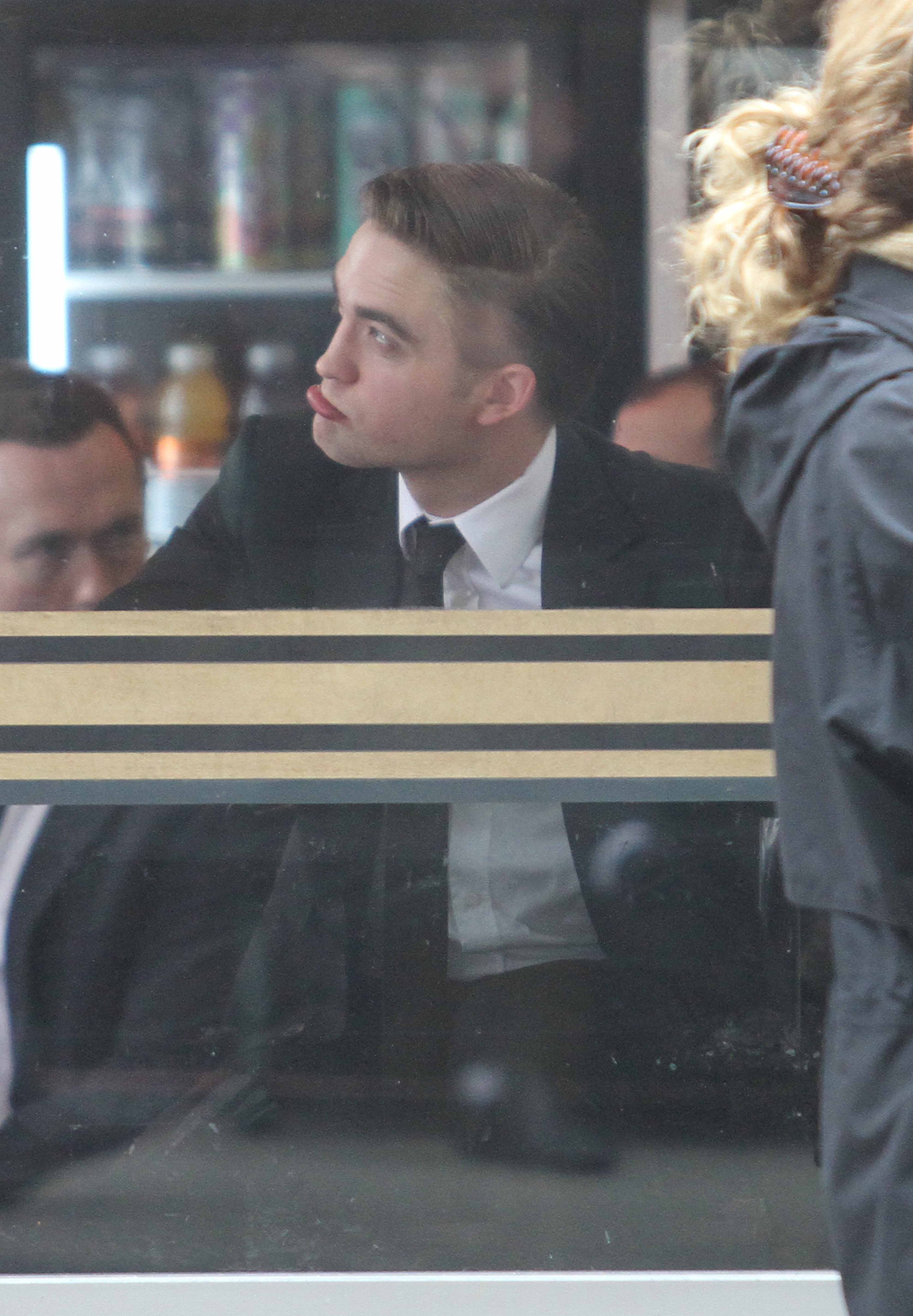 Cosmopolis Set 64