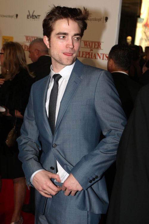 WFESydneyredcarpet-81-t.jpg