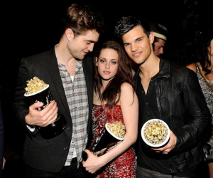 Backstage-HQ-121-t.jpg
