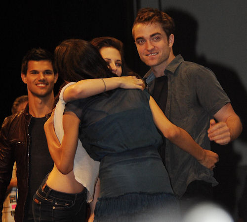 Rob & Cast HQ (11)