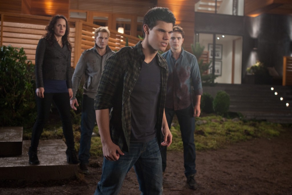 THE TWILIGHT SAGA: BREAKING DAWN-PART 1